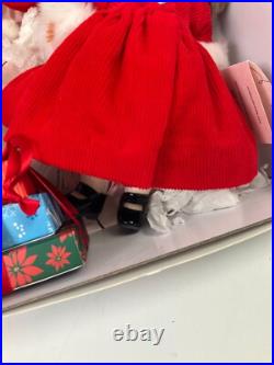Madame Alexander 47620 The Christmas Visit 7 Doll With Box, Accessories & COA