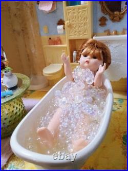 Madame Alexander 8 Bathtub Me Time DIORAMA