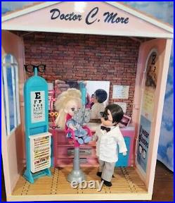 Madame Alexander 8 Doctor C. More, Eye Doctor DIORAMA
