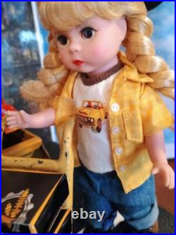 Madame Alexander 8 Doll First Job DIORAMA