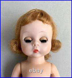 Madame Alexander 8 Vintage Bend Knee Walker RARE GODC Tea at the Waldorf Outfit
