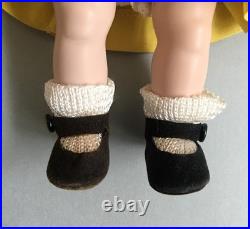 Madame Alexander 8 Wendy Loves School Dresses SLW #348 (1956-1957)