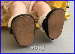 Madame Alexander 8 Wendy Loves School Dresses SLW #348 (1956-1957)