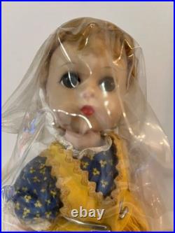 Madame Alexander AMY Era 1950's Est 1957 Teffeta Dress Yellow Stand