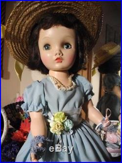 Madame Alexander Binnie Winnie Walker Doll Brunette Blue Eyes Dressed Hat 24