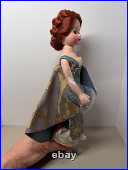 Madame Alexander CISSETTE Doll / #41910 Strolling Beneath the Stars / RARE- BOX