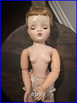 Madame Alexander CISSY Doll 1955 56 Straight Bangs Top Knot