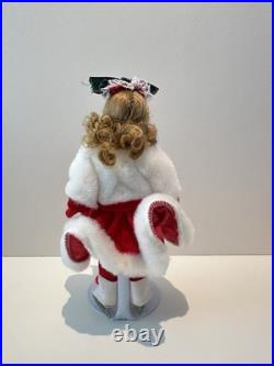 Madame Alexander Christmas Bundle SIX 8 DOLLS With Stand