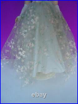 Madame Alexander Cissy In Fragile And Flowery- 1958 Gorgeous & Vhtf Tlc Gown
