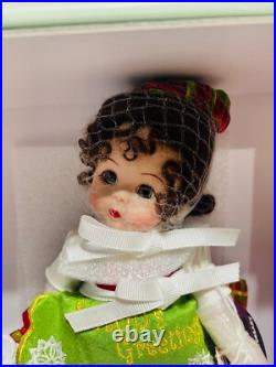 Madame Alexander Classic Trimmings With LenoxT Porcelain Wendy 48450 with Accessory