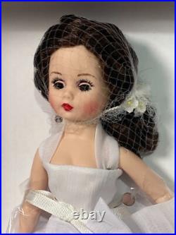 Madame Alexander Cosmopolitan Bride 46290 11 Doll With Box, Accessories, COA
