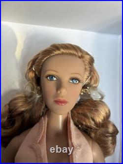 Madame Alexander Desperate Housewives Lynette Scalvo Doll MI 16 Collector