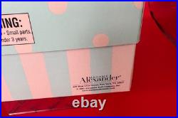 Madame Alexander Doll # 34580 Wendy Loves FAO EUC NOB With Bear NO PAPERWORK LTE