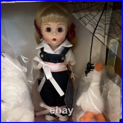 Madame Alexander Doll Club Charlotte's Web 8in Doll Barn Box Set Accessories