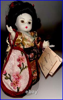 Madame Alexander Doll Collectible 2001 Japan 28545 Stand W Case Geisha Japanese