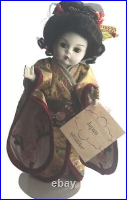 Madame Alexander Doll Collectible 2001 Japan 28545 Stand W Case Geisha Japanese