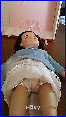 Madame Alexander Jacqueline Kennedy Doll with Trunk/Clothes/-A rare find