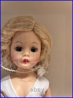 Madame Alexander Kong The 8th Wonder of the World Doll #41950