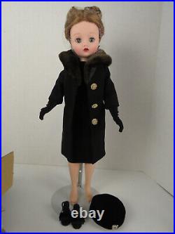 Madame Alexander Lavenesque Yardley Cissy Doll MIB with Table Bowl & Mug