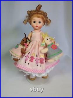 Madame Alexander Making New Friends 37226