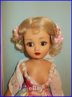 Madame Alexander Modern Faithfully Yours Cissy Doll /LATINO/ HTF/COA/ 2 Wigs