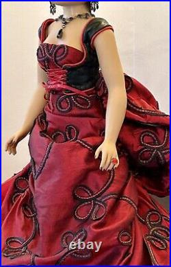 Madame Alexander Object of Desire Cissy Doll NRFB with COA & HT LE 133/200 2004