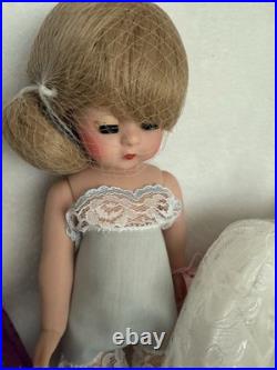 Madame Alexander PAMELA PLAYS DRESS UP AT GRANDMA'S TRUNK HORCHOW'S 1993 READ