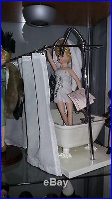 Madame Alexander PSYCHO 10 Doll w TUB Alfred Hitchcock RARE! HTF! MINT IN BOX