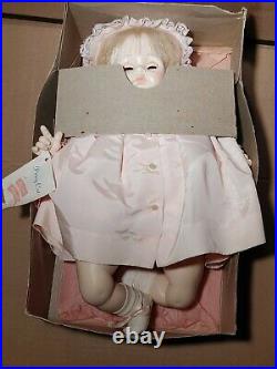 Madame Alexander Pussy Cat #5235 Blonde Hair and Blue Eyes Crier WORKS 20 Doll