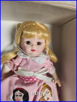 Madame Alexander TRAVELING TO DISNEYLAND 2005 MADCC #41080 LE OF 310