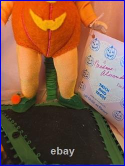 Madame Alexander Trick and Treat Halloween Set#61S-NIB-LE 2268/3000 Cust Stand