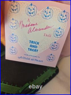 Madame Alexander Trick and Treat Halloween Set#61S-NIB-LE 2268/3000 Cust Stand