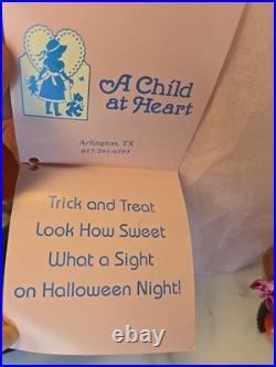 Madame Alexander Trick and Treat Halloween Set#61S-NIB-LE 2268/3000 Cust Stand