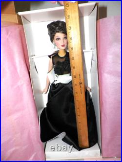 Madame Alexander Up To The Minute Mod Alex Nib Le 152/300 Signed Coa 2002