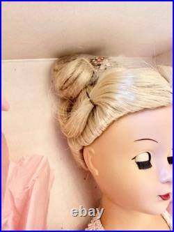 Madame Alexander Vintage Cinderella Margaret Doll 2000 Story Land MIB NRFB Tag