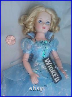 Madame Alexander WICKED Collection GLINDA The Good Witch 2007 Wizard of Oz RARE