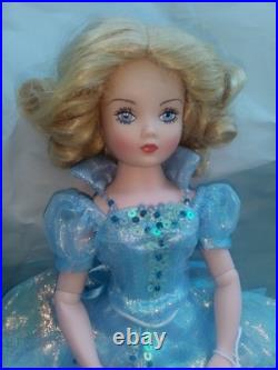 Madame Alexander WICKED Collection GLINDA The Good Witch 2007 Wizard of Oz RARE