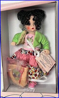 Madame Alexander Wendy Visits Roswell 65635 8 Doll With Box, Accessories, COA