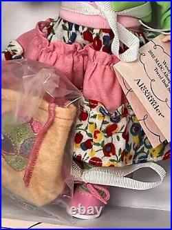 Madame Alexander Wendy Visits Roswell 65635 8 Doll With Box, Accessories, COA