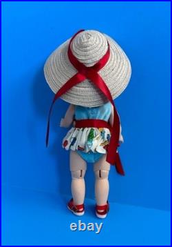Madame Alexander beautiful 8-inch doll in box She Sells Sea Shells 42470