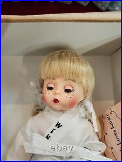 Madame alexander 8 inch dolls 50310 Wendy Loves Karate, Mib