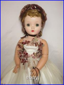 Magnificent Vintage Madame Alexander doll in Cissy Renaissance dress & access
