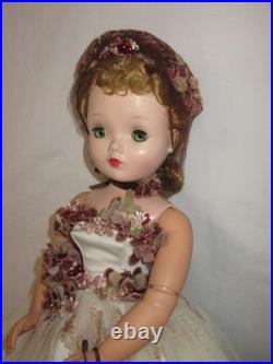 Magnificent Vintage Madame Alexander doll in Cissy Renaissance dress & access
