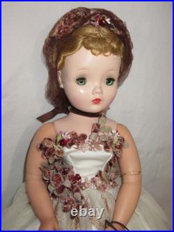 Magnificent Vintage Madame Alexander doll in Cissy Renaissance dress & access