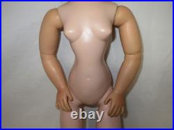 Magnificent Vintage Madame Alexander doll in Cissy Renaissance dress & access