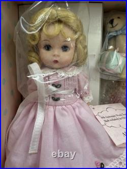 NRFB 2002 Madame Alexander 80th Anniversary Wendy Trunk Set FAO Schwarz #35215