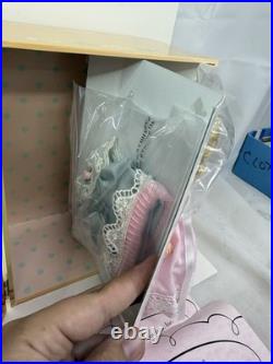 NRFB 2002 Madame Alexander 80th Anniversary Wendy Trunk Set FAO Schwarz #35215