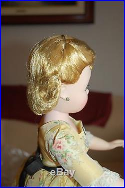 Near MInt Vintage Madame Alexander Cissy Doll. Gorgeous! 1957