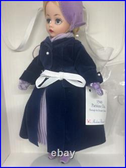 Parisian Madame Alexander 1940 Chic Limited Edition #17770 1990 Decorated Stand