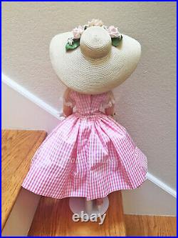 Pretty in Pink! Lovely Vintage Cissy in Repro Pink Gingham